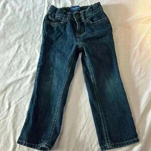 Old Navy-skinny straight cut jeans. Size  3T.